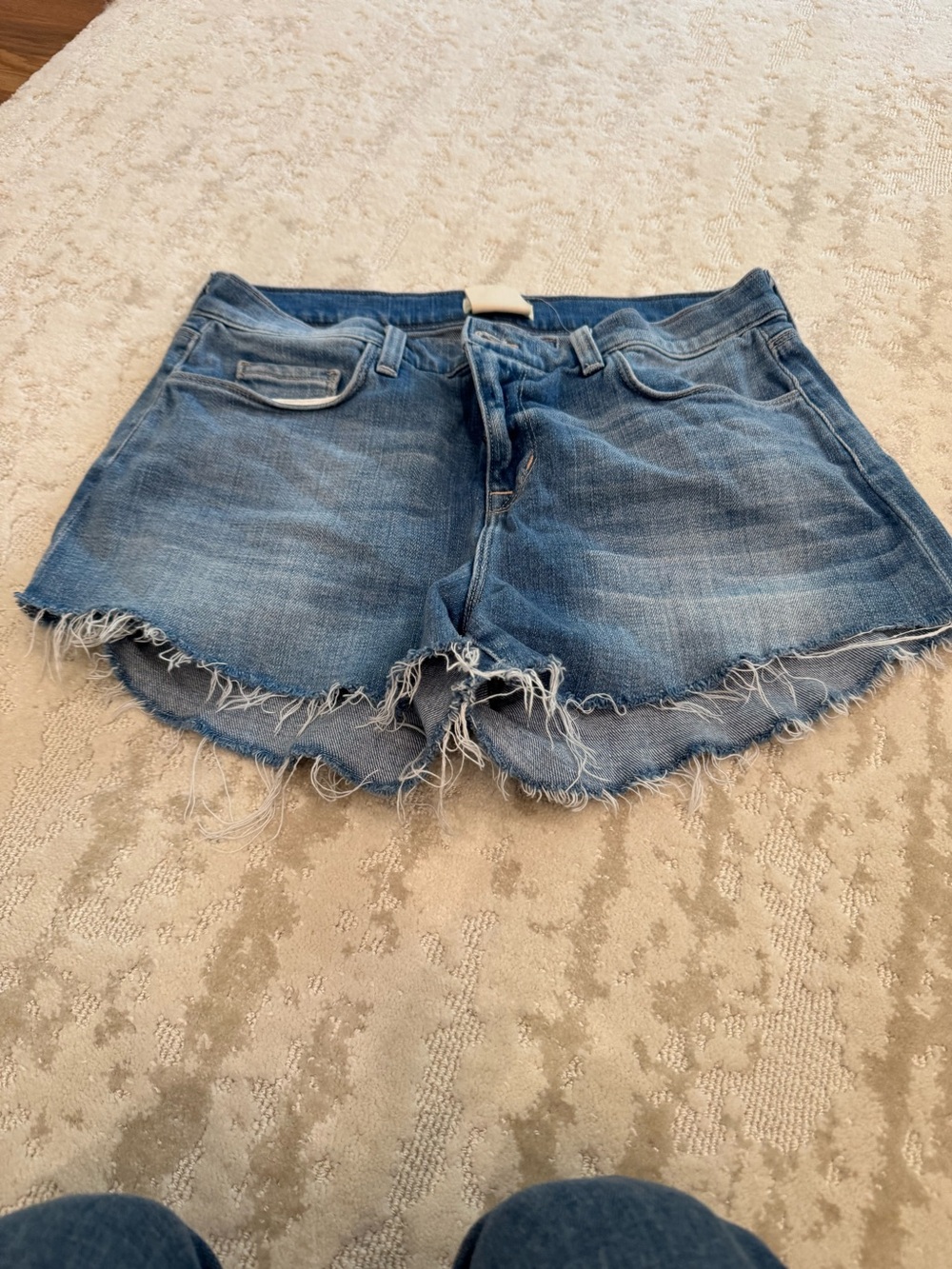 L’Agence raw hem Audrey short size 28